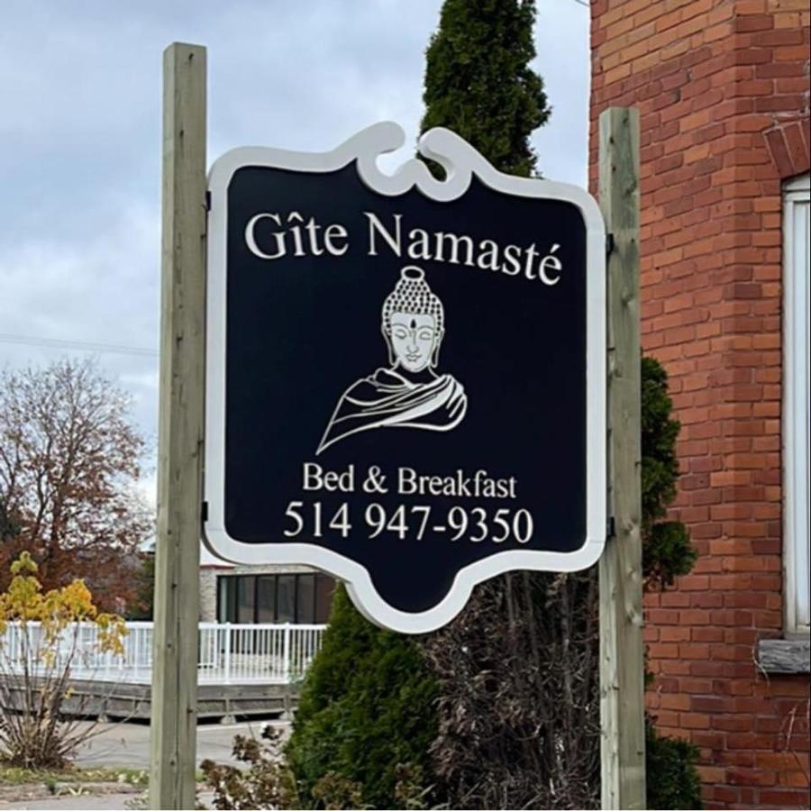 Auberge Et Bistro Namaste Lachute Bagian luar foto