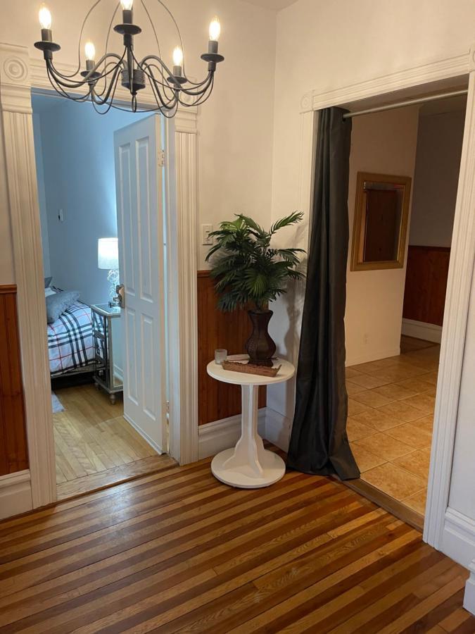 Auberge Et Bistro Namaste Lachute Bagian luar foto