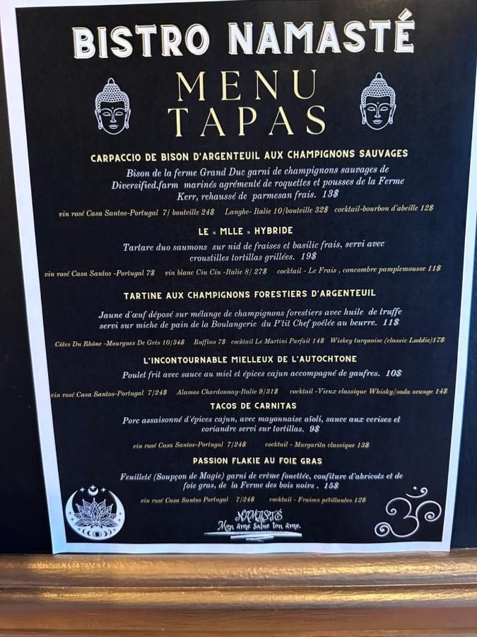 Auberge Et Bistro Namaste Lachute Bagian luar foto