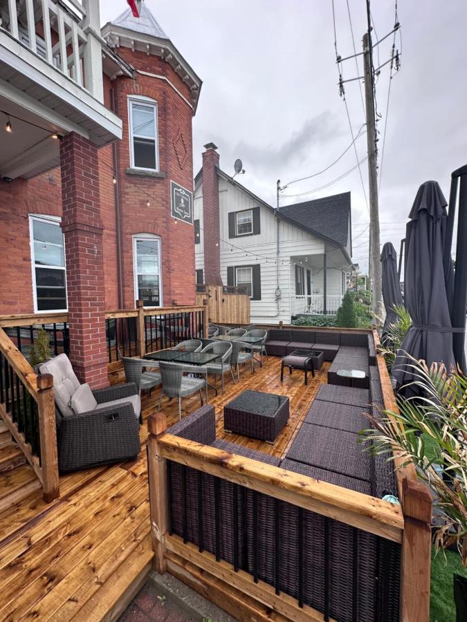 Auberge Et Bistro Namaste Lachute Bagian luar foto