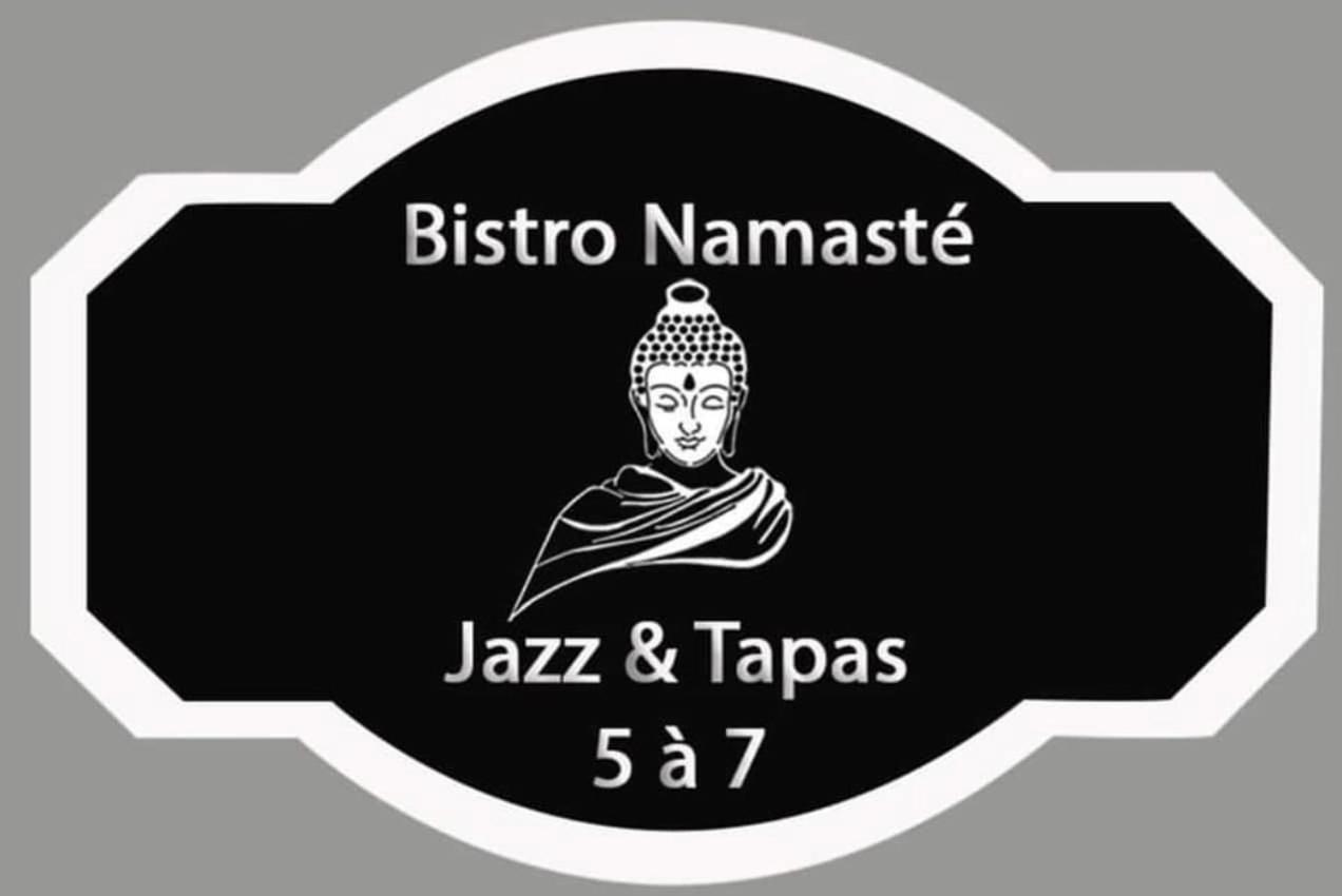 Auberge Et Bistro Namaste Lachute Bagian luar foto